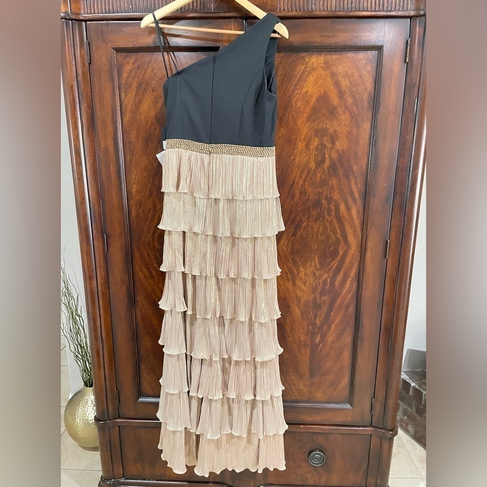 MAC DUGGAL Gold One Shoulder Layered Metallic Ruffle Evening Gown - Picture 8 of 14
